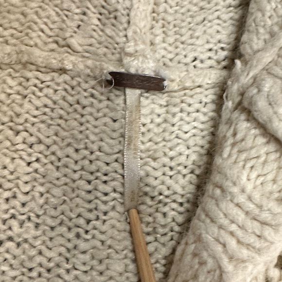 Free People Cozy Cream Hooded Sweater with inside clip 32% wool warm for winter - Picture 6 of 9